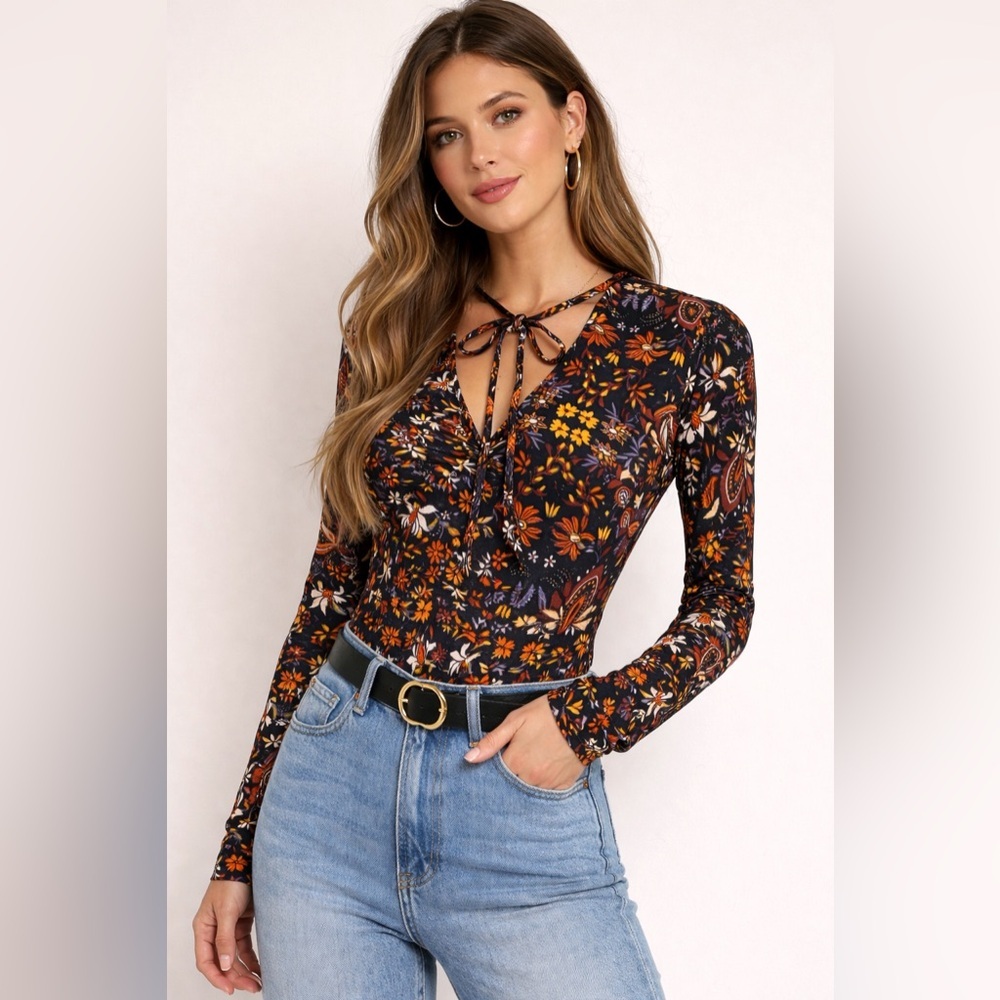 Forever 21 Floral Long Sleeve Tie-Neck Bodysuit – Size M